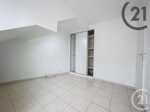 Appartement F2 à louer - 2 pièces - 31.0 m2 - MELUN - 77 - ILE-DE-FRANCE - Century 21 Cerim