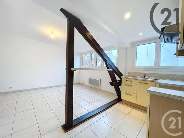 Appartement F2 à louer - 2 pièces - 31.0 m2 - MELUN - 77 - ILE-DE-FRANCE - Century 21 Cerim