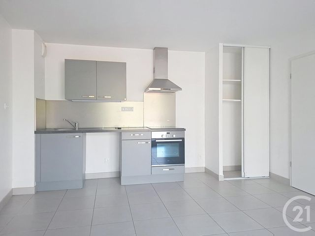 Appartement F2 à vendre - 2 pièces - 40.3 m2 - MELUN - 77 - ILE-DE-FRANCE - Century 21 Cerim