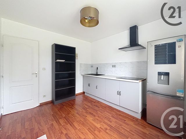 Appartement F3 à louer - 3 pièces - 76.81 m2 - DAMMARIE LES LYS - 77 - ILE-DE-FRANCE - Century 21 Cerim