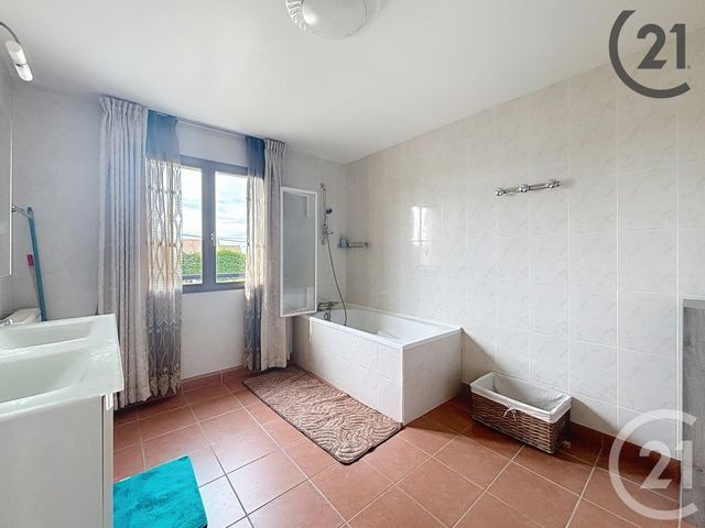 Appartement F3 à louer - 3 pièces - 76.81 m2 - DAMMARIE LES LYS - 77 - ILE-DE-FRANCE - Century 21 Cerim