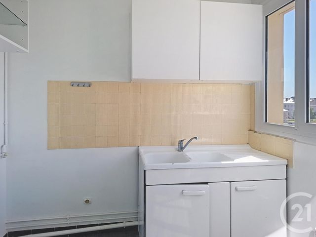 Appartement F1 à vendre - 1 pièce - 24.77 m2 - MELUN - 77 - ILE-DE-FRANCE - Century 21 Cerim