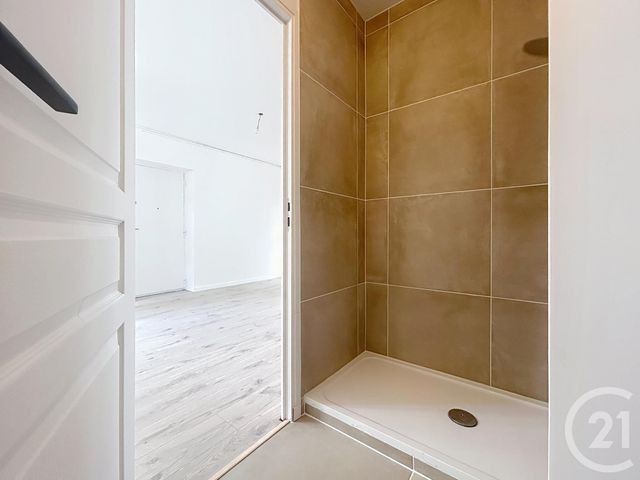 Appartement F2 à vendre - 2 pièces - 43.25 m2 - MELUN - 77 - ILE-DE-FRANCE - Century 21 Cerim