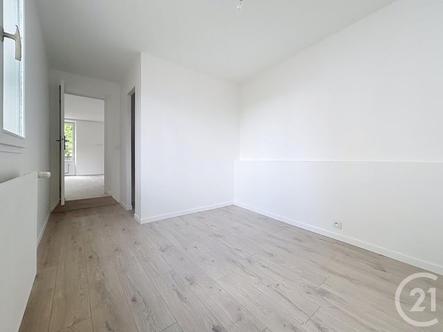 Appartement F2 à vendre - 2 pièces - 43.25 m2 - MELUN - 77 - ILE-DE-FRANCE - Century 21 Cerim