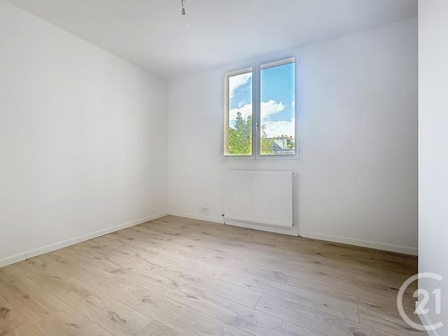 Appartement F2 à vendre - 2 pièces - 43.25 m2 - MELUN - 77 - ILE-DE-FRANCE - Century 21 Cerim