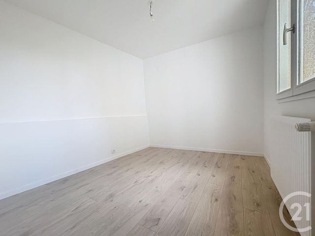 Appartement F2 à vendre - 2 pièces - 43.25 m2 - MELUN - 77 - ILE-DE-FRANCE - Century 21 Cerim