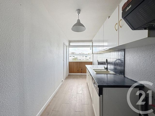 Appartement à vendre - 3 pièces - 62.0 m2 - LE MEE SUR SEINE - 77 - ILE-DE-FRANCE - Century 21 Cerim