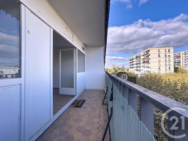 Appartement à vendre - 3 pièces - 62.0 m2 - LE MEE SUR SEINE - 77 - ILE-DE-FRANCE - Century 21 Cerim