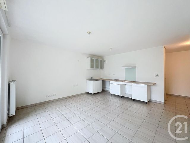 Afficher la photo en grand Appartement F2 à louer - 2 pièces - 42.5 m2 - MELUN - 77 - ILE-DE-FRANCE - Century 21 Cerim