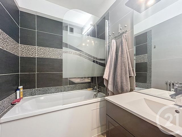 Appartement F3 à vendre - 3 pièces - 59.85 m2 - MELUN - 77 - ILE-DE-FRANCE - Century 21 Cerim