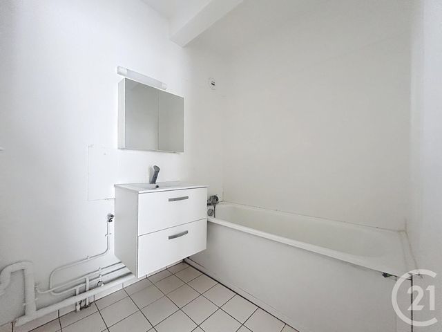 Appartement F2 à vendre - 2 pièces - 51.84 m2 - MELUN - 77 - ILE-DE-FRANCE - Century 21 Cerim
