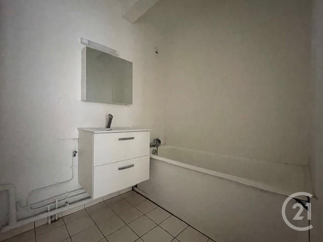 Appartement F2 à vendre - 2 pièces - 51.84 m2 - MELUN - 77 - ILE-DE-FRANCE - Century 21 Cerim