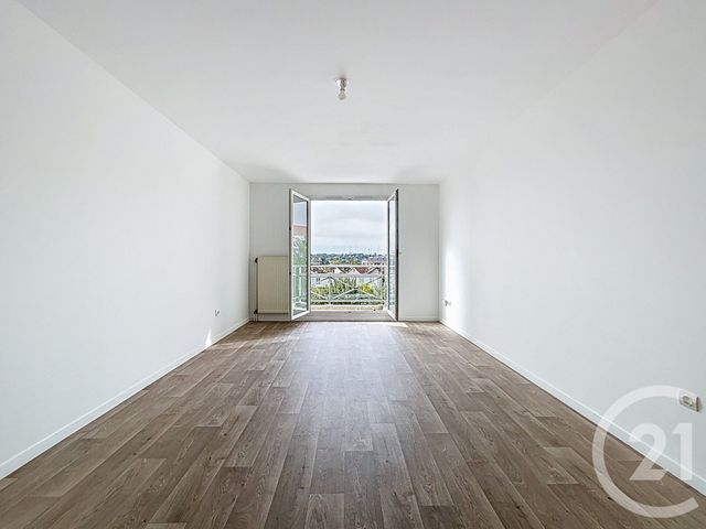 Appartement F3 à vendre - 3 pièces - 65.21 m2 - MELUN - 77 - ILE-DE-FRANCE - Century 21 Cerim