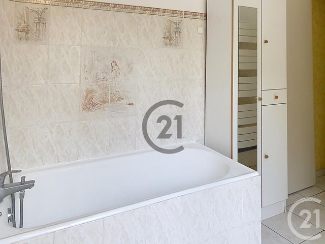 Appartement Duplex à louer - 4 pièces - 63.88 m2 - LE MEE SUR SEINE - 77 - ILE-DE-FRANCE - Century 21 Cerim