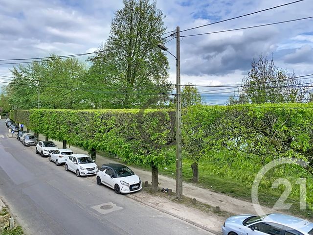 Appartement Duplex à louer - 4 pièces - 63.88 m2 - LE MEE SUR SEINE - 77 - ILE-DE-FRANCE - Century 21 Cerim