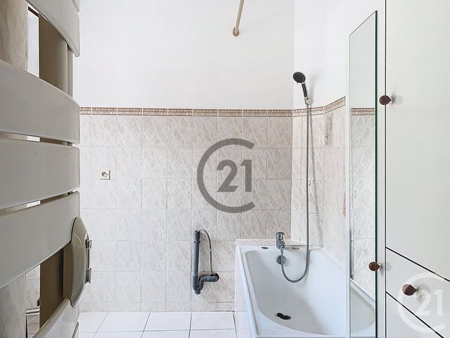 Appartement Duplex à louer - 4 pièces - 63.88 m2 - LE MEE SUR SEINE - 77 - ILE-DE-FRANCE - Century 21 Cerim