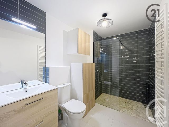 Appartement F2 à louer - 2 pièces - 40.6 m2 - DAMMARIE LES LYS - 77 - ILE-DE-FRANCE - Century 21 Cerim