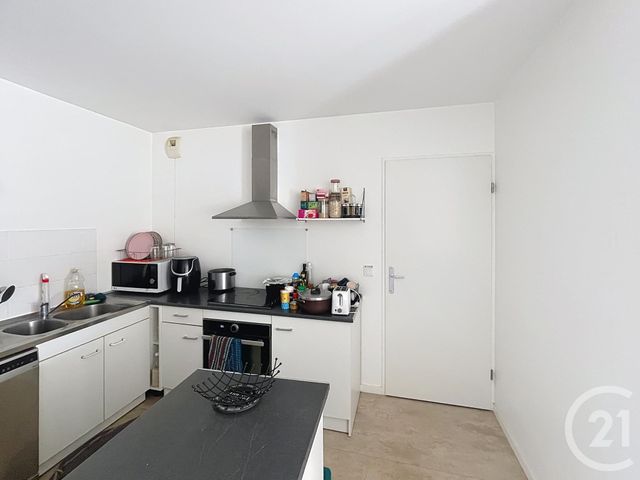 Appartement F3 à vendre - 3 pièces - 63.0 m2 - DAMMARIE LES LYS - 77 - ILE-DE-FRANCE - Century 21 Cerim