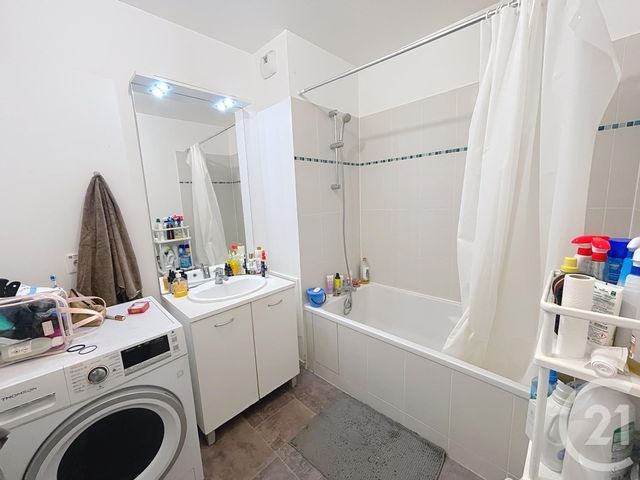 Appartement F3 à vendre - 3 pièces - 63.0 m2 - DAMMARIE LES LYS - 77 - ILE-DE-FRANCE - Century 21 Cerim