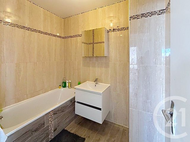 Appartement T3 à louer - 3 pièces - 68.53 m2 - MELUN - 77 - ILE-DE-FRANCE - Century 21 Cerim