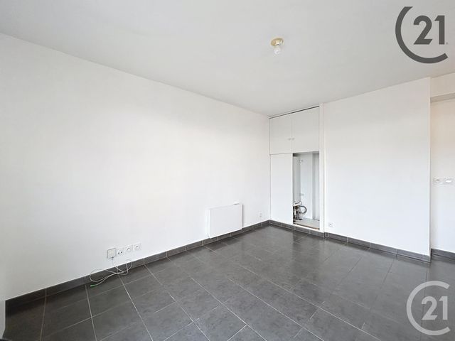 Appartement F1 à louer - 1 pièce - 30.75 m2 - SAVIGNY LE TEMPLE - 77 - ILE-DE-FRANCE - Century 21 Cerim