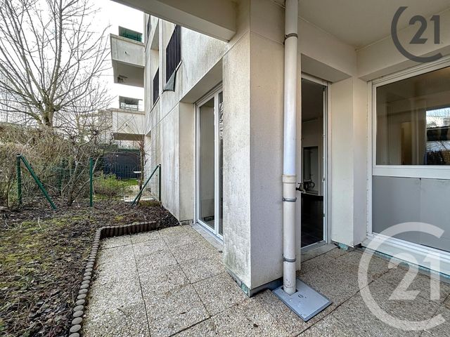 Appartement F1 à louer - 1 pièce - 30.75 m2 - SAVIGNY LE TEMPLE - 77 - ILE-DE-FRANCE - Century 21 Cerim