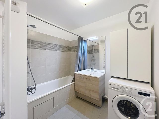 Appartement F2 à louer - 2 pièces - 46.66 m2 - MELUN - 77 - ILE-DE-FRANCE - Century 21 Cerim