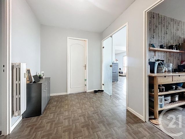 Appartement F4 à vendre - 4 pièces - 82.17 m2 - LE MEE SUR SEINE - 77 - ILE-DE-FRANCE - Century 21 Cerim