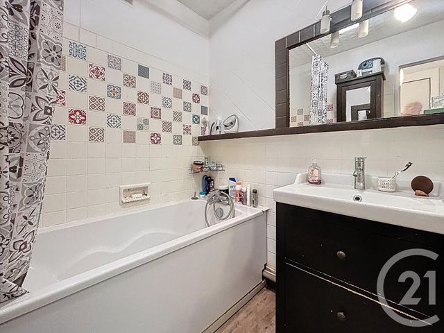 Appartement F4 à vendre - 4 pièces - 82.17 m2 - LE MEE SUR SEINE - 77 - ILE-DE-FRANCE - Century 21 Cerim