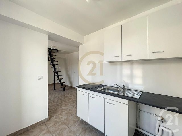 Afficher la photo en grand Appartement Duplex à louer - 3 pièces - 41.0 m2 - MELUN - 77 - ILE-DE-FRANCE - Century 21 Cerim