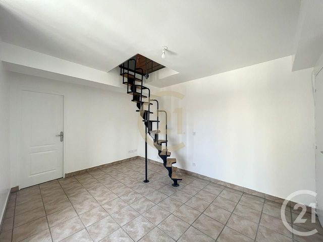 Afficher la photo en grand Appartement Duplex à louer - 3 pièces - 41.0 m2 - MELUN - 77 - ILE-DE-FRANCE - Century 21 Cerim