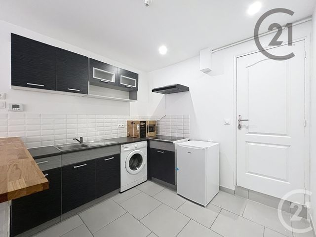 Appartement F2 à louer - 2 pièces - 34.7 m2 - MELUN - 77 - ILE-DE-FRANCE - Century 21 Cerim