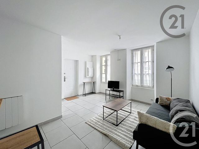 Appartement F2 à louer - 2 pièces - 34.7 m2 - MELUN - 77 - ILE-DE-FRANCE - Century 21 Cerim