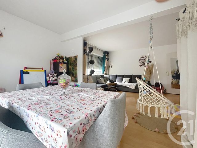 Appartement F3 à vendre - 4 pièces - 75.23 m2 - MELUN - 77 - ILE-DE-FRANCE - Century 21 Cerim