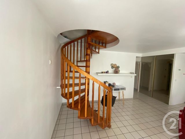 Appartement F5 à vendre - 5 pièces - 107.0 m2 - MELUN - 77 - ILE-DE-FRANCE - Century 21 Cerim