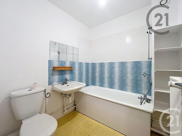 Appartement F1 à louer - 1 pièce - 34.94 m2 - LA ROCHETTE - 77 - ILE-DE-FRANCE - Century 21 Cerim