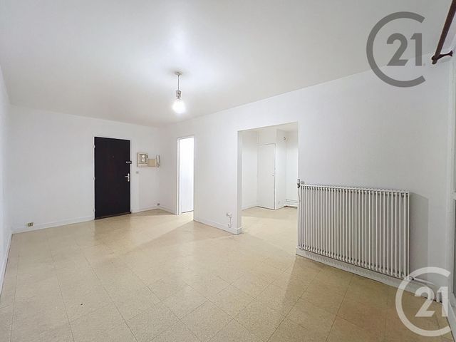 Appartement F1 à louer - 1 pièce - 34.94 m2 - LA ROCHETTE - 77 - ILE-DE-FRANCE - Century 21 Cerim