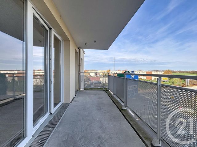 Appartement F3 à louer - 3 pièces - 62.9 m2 - MELUN - 77 - ILE-DE-FRANCE - Century 21 Cerim