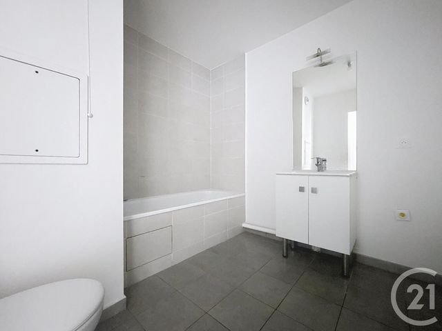 Appartement F3 à louer - 3 pièces - 62.9 m2 - MELUN - 77 - ILE-DE-FRANCE - Century 21 Cerim