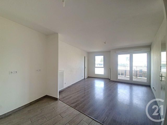 Appartement F2 à louer - 2 pièces - 49.2 m2 - DAMMARIE LES LYS - 77 - ILE-DE-FRANCE - Century 21 Cerim