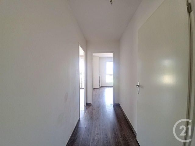 Appartement F2 à louer - 2 pièces - 49.2 m2 - DAMMARIE LES LYS - 77 - ILE-DE-FRANCE - Century 21 Cerim