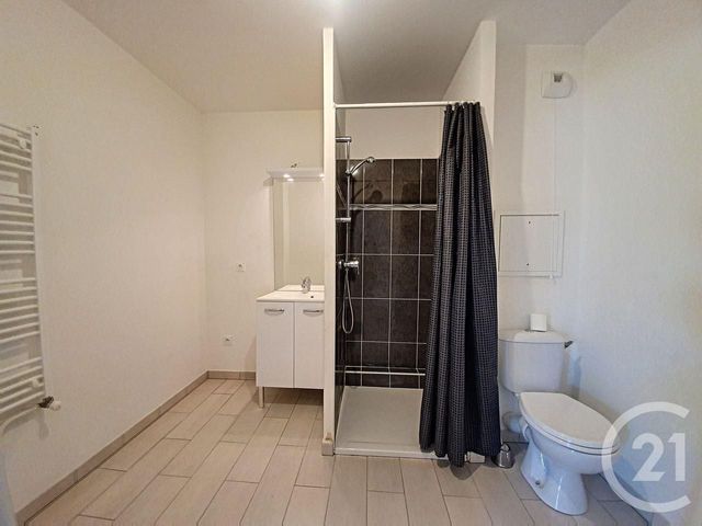 Appartement F2 à louer - 2 pièces - 49.2 m2 - DAMMARIE LES LYS - 77 - ILE-DE-FRANCE - Century 21 Cerim