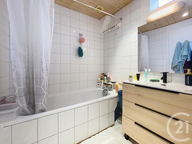 Appartement F2 à vendre - 2 pièces - 57.0 m2 - DAMMARIE LES LYS - 77 - ILE-DE-FRANCE - Century 21 Cerim