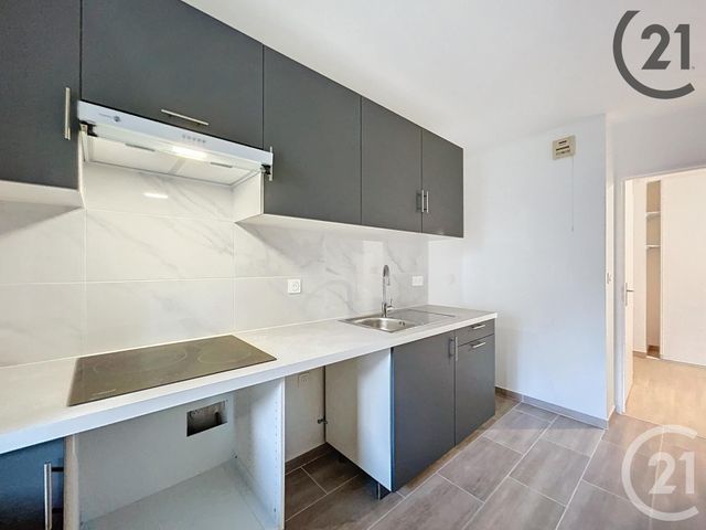 Appartement F3 à louer - 3 pièces - 69.84 m2 - MELUN - 77 - ILE-DE-FRANCE - Century 21 Cerim