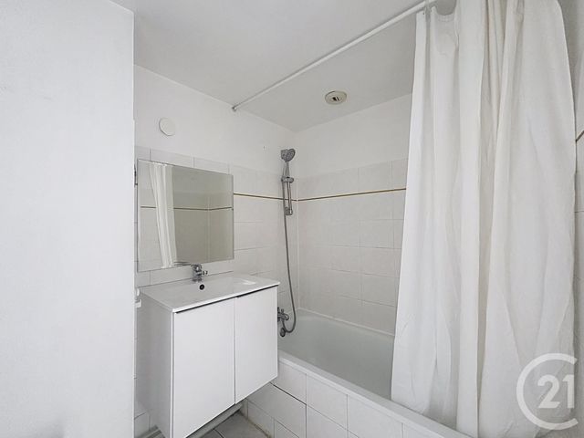 Appartement Duplex à louer - 2 pièces - 30.0 m2 - MELUN - 77 - ILE-DE-FRANCE - Century 21 Cerim