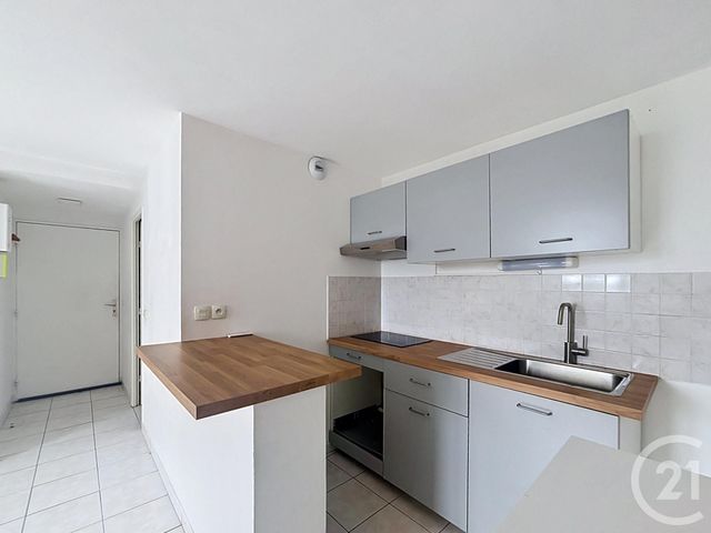 Appartement Duplex à louer - 2 pièces - 30.0 m2 - MELUN - 77 - ILE-DE-FRANCE - Century 21 Cerim