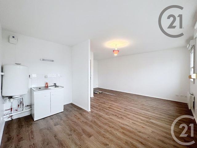 Appartement F1 à louer - 1 pièce - 30.6 m2 - MELUN - 77 - ILE-DE-FRANCE - Century 21 Cerim