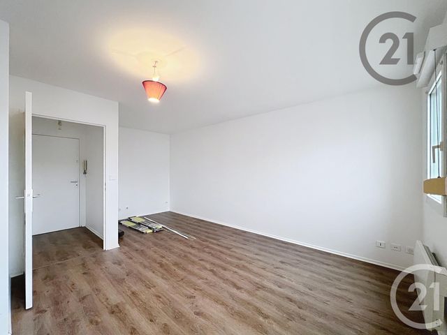 Appartement F1 à louer - 1 pièce - 30.6 m2 - MELUN - 77 - ILE-DE-FRANCE - Century 21 Cerim