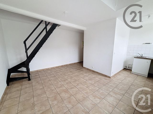 Appartement Duplex à louer - 2 pièces - 23.44 m2 - MELUN - 77 - ILE-DE-FRANCE - Century 21 Cerim