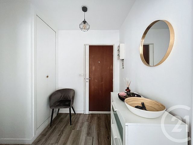 Appartement F2 à vendre - 2 pièces - 48.34 m2 - MELUN - 77 - ILE-DE-FRANCE - Century 21 Cerim